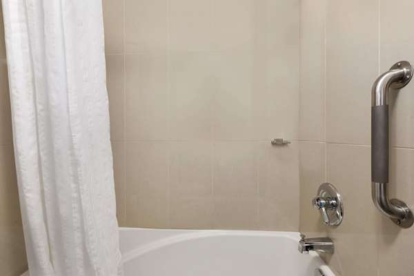  - Days Inn Montreal Airport St Laurent