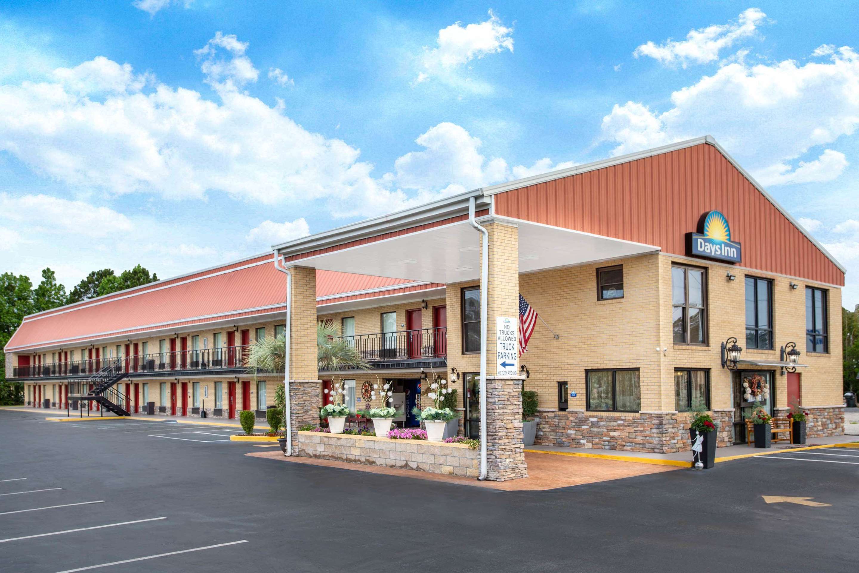 Exterior | Days Inn by Wyndham Lake City