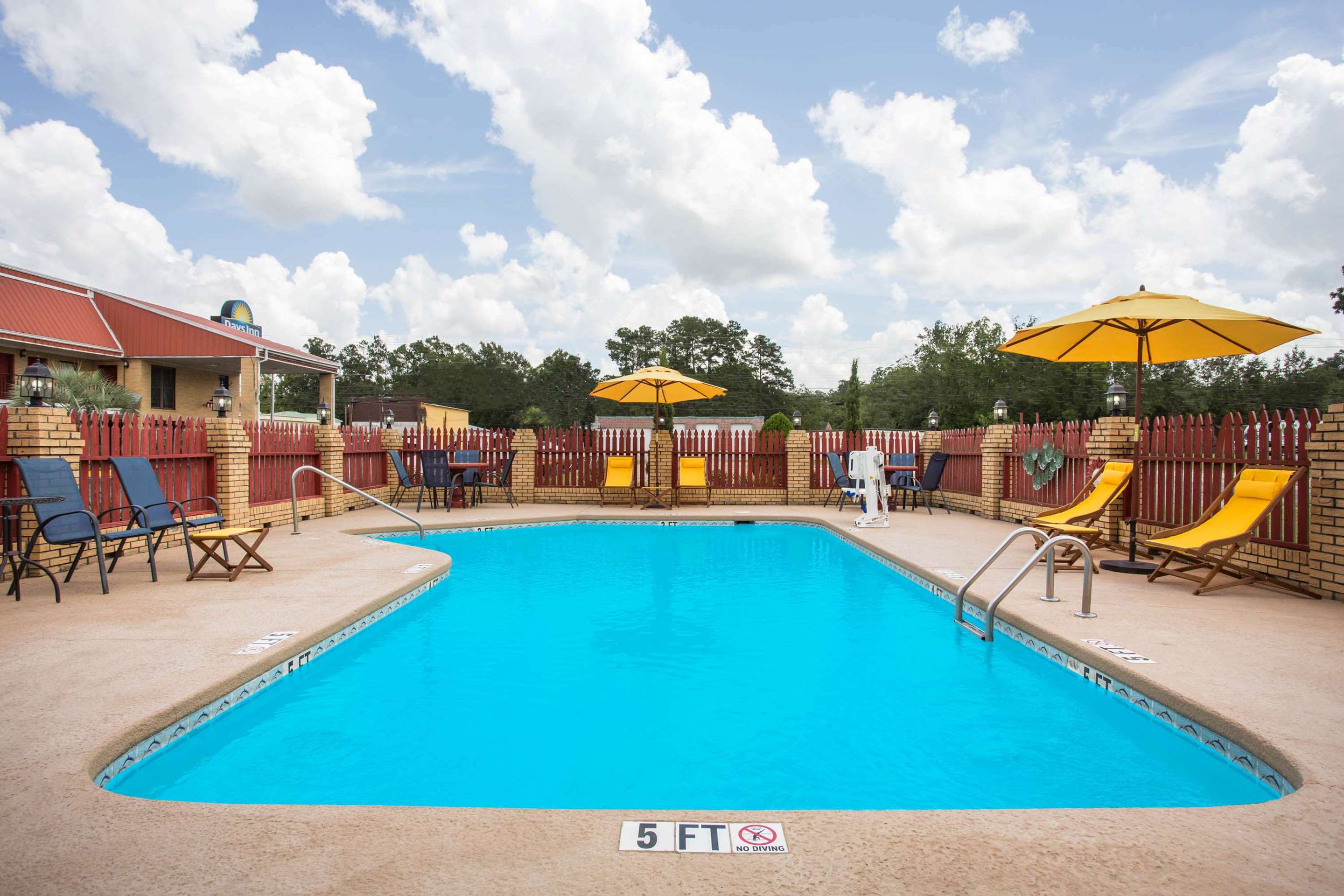 Pool | Days Inn by Wyndham Lake City