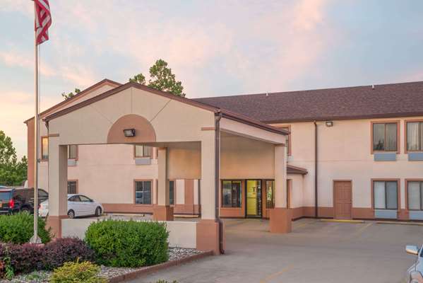 Exterior view - Super 8 Hotel Vincennes