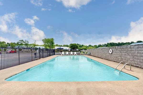 Pool - Days Inn Joelton