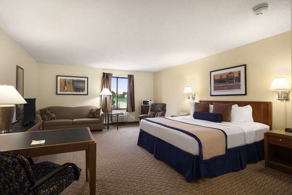 Suite - Days Inn Oglesby - I-39, Exit 54
