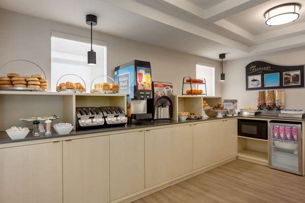 Restaurant - Days Inn West Mississauga