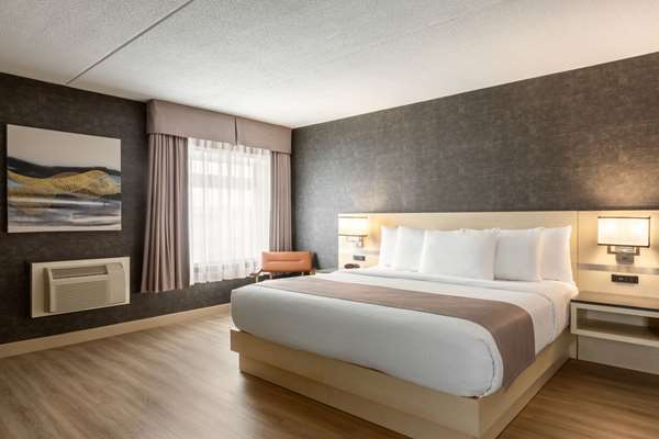  - Days Inn West Mississauga