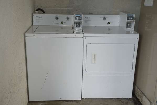 Amenities - Days Inn Kodak - I-40, Exit 407