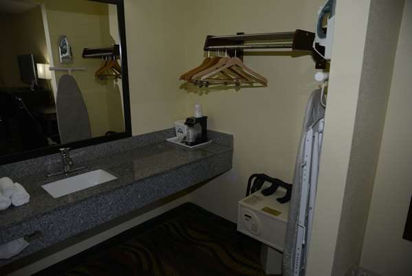  - Days Inn Kodak - I-40, Exit 407