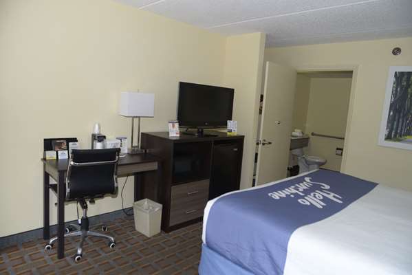  - Days Inn Kodak - I-40, Exit 407