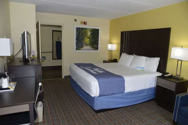 - Days Inn Kodak - I-40, Exit 407