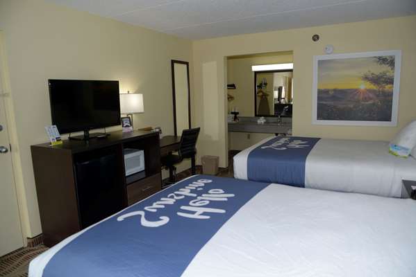  - Days Inn Kodak - I-40, Exit 407