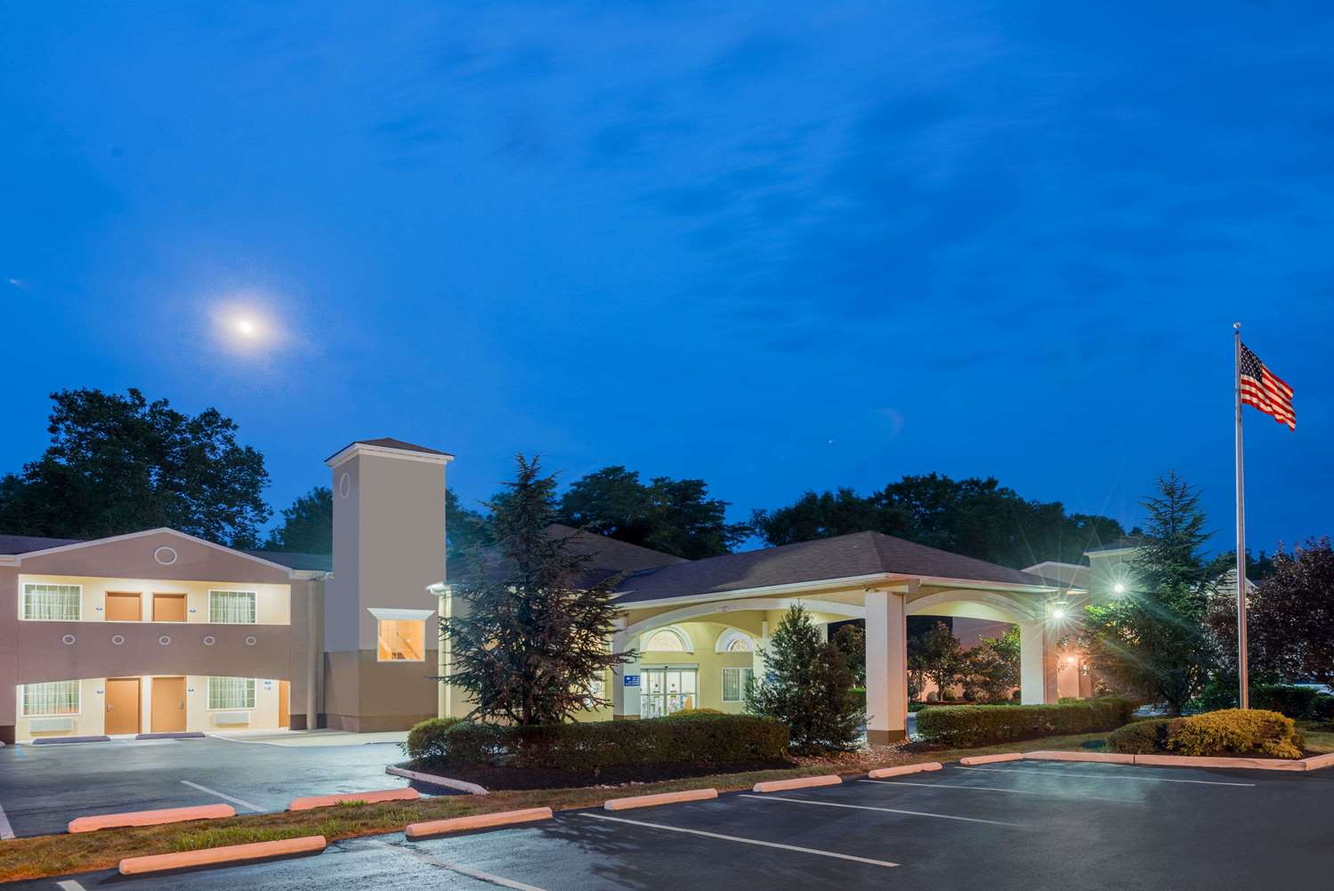 Days Inn Cherry Hill, NJ See Discounts