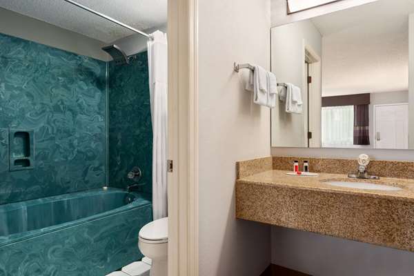  - Days Inn Anderson - I-85, Exit 19A