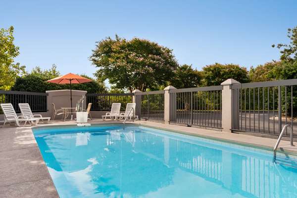 Pool - Days Inn Anderson - I-85, Exit 19A