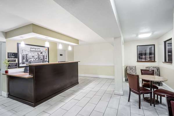  - Super 8 Hotel Dandridge - I-40, Exit 417