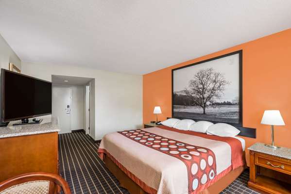  - Super 8 Hotel Dandridge - I-40, Exit 417