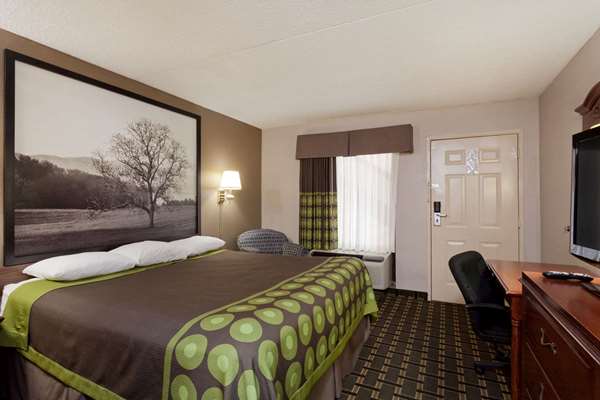  - Super 8 Motel West Knoxville - I-40 & I-75, Exit 373