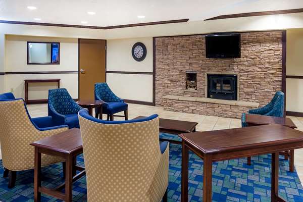  - Days Inn & Suites Bridgeport - I-79, Exit 119