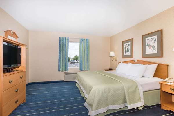  - Days Inn & Suites Bridgeport - I-79, Exit 119