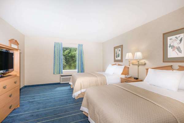  - Days Inn & Suites Bridgeport - I-79, Exit 119