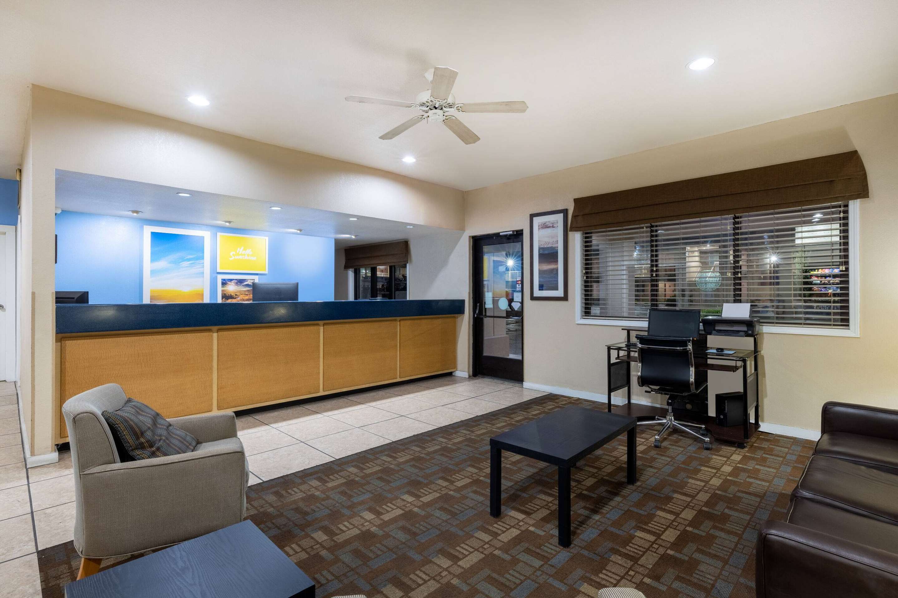 Lobby | Days Inn by Wyndham Roswell
