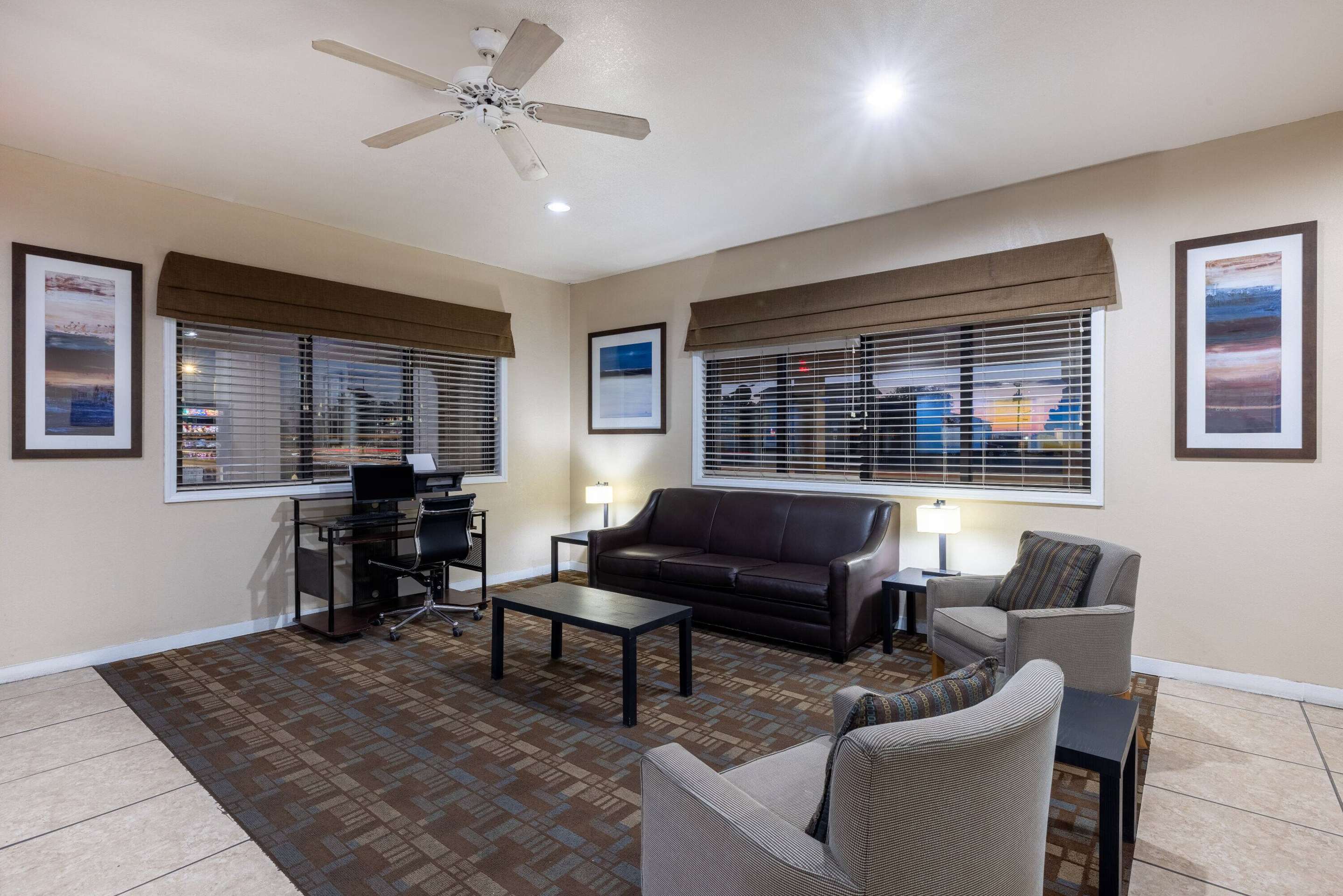 Lobby | Days Inn by Wyndham Roswell