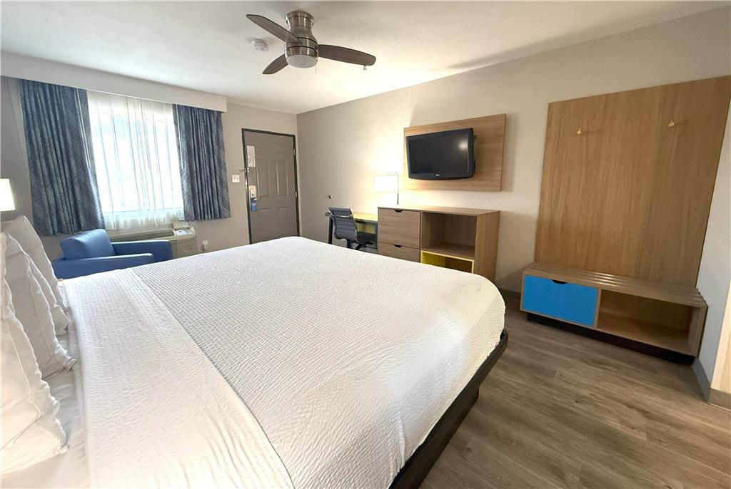 DAYS INN YUMA-guestroom-Guest Room,On-Site.jpg
