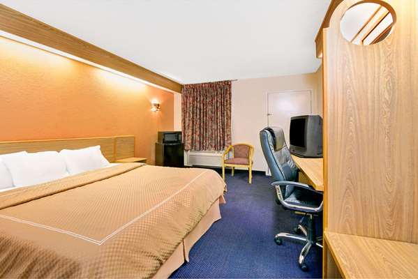  - Days Inn Northlake Charlotte - I-77, Exit 16A