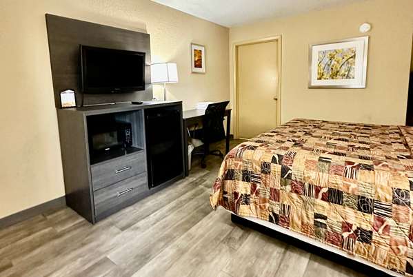  - Days Inn Northlake Charlotte - I-77, Exit 16A