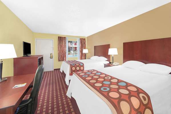  - Super 8 Motel Kerrville - I-10, Exit 508