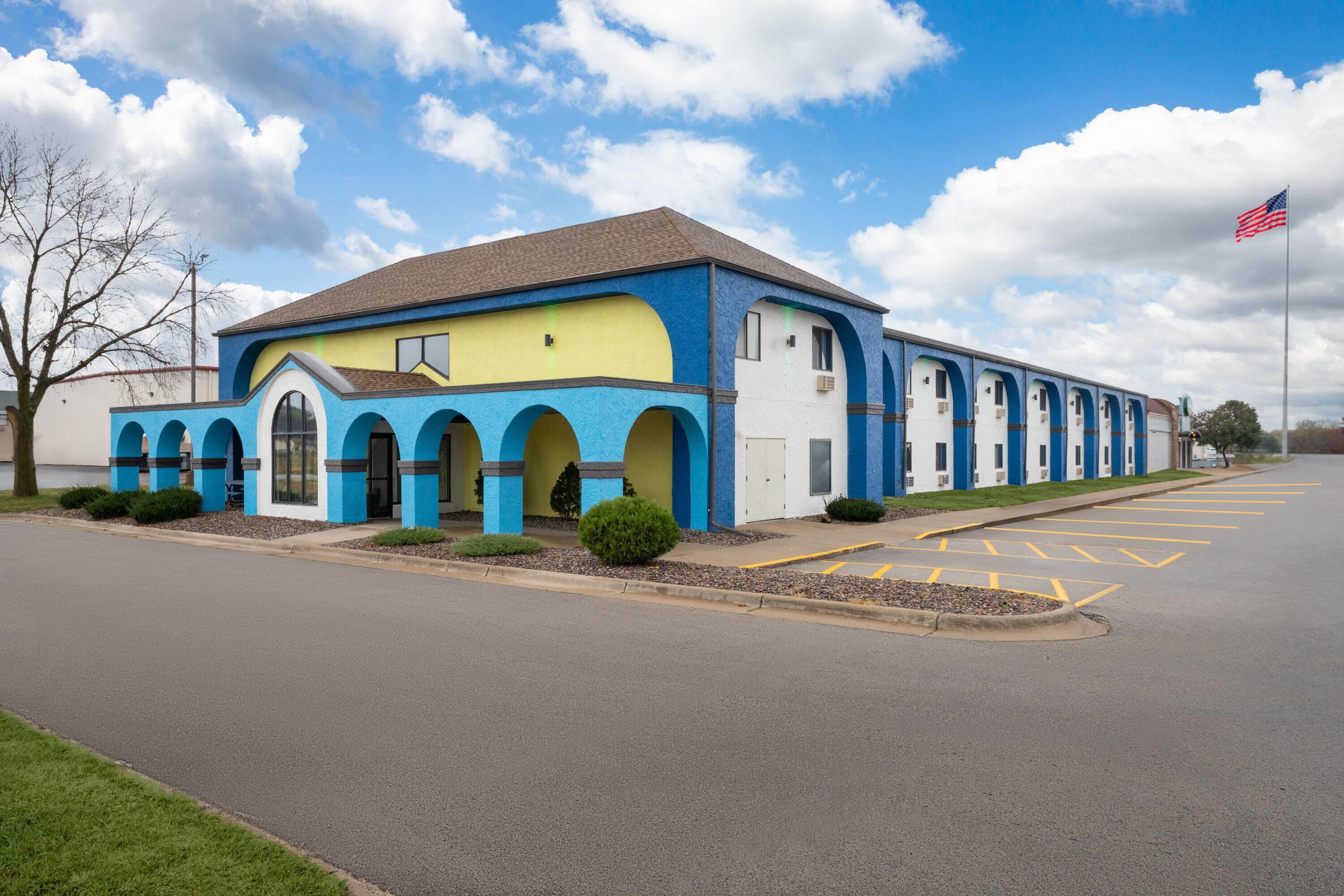 Exterior | Days Inn by Wyndham Austin