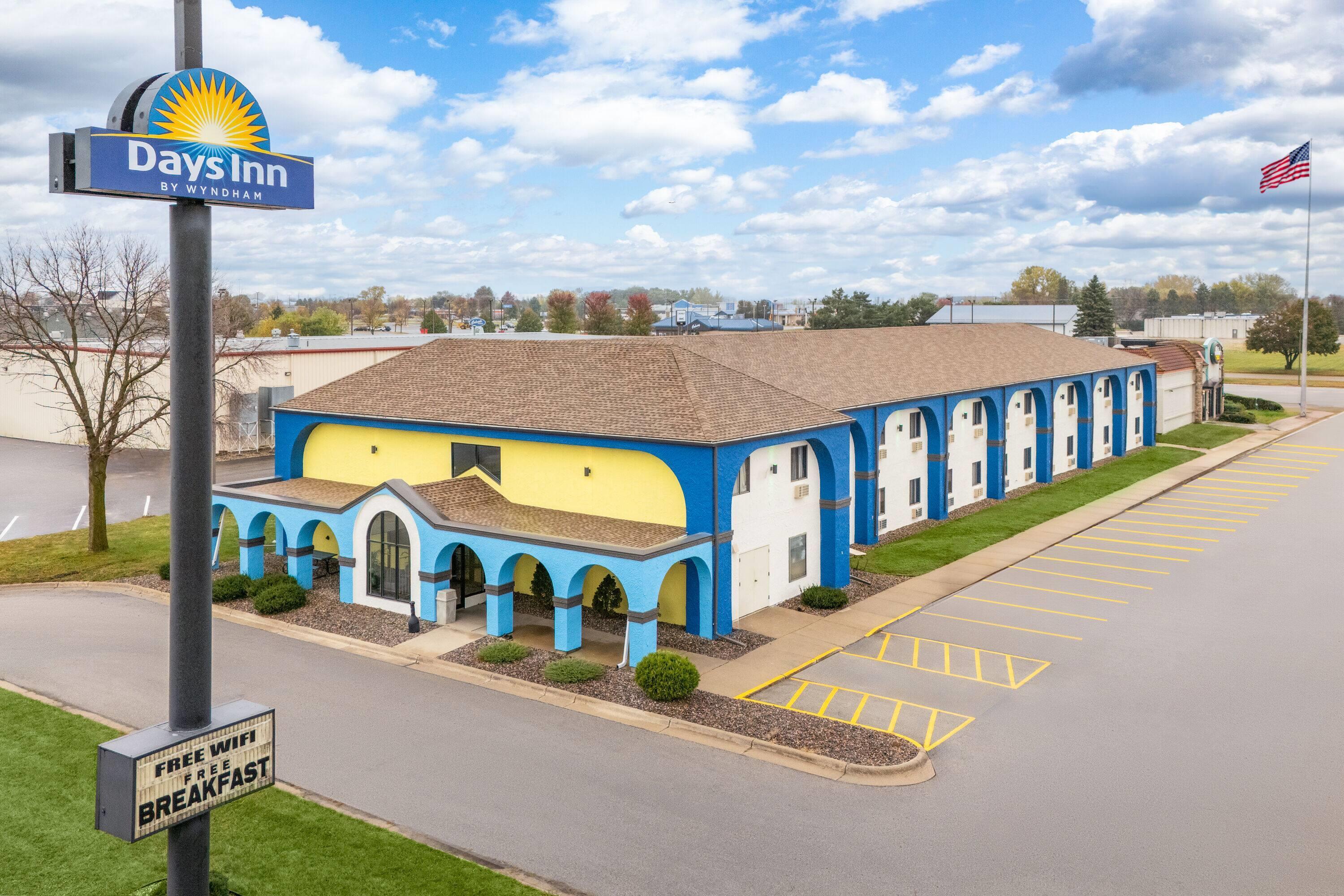 Exterior | Days Inn by Wyndham Austin
