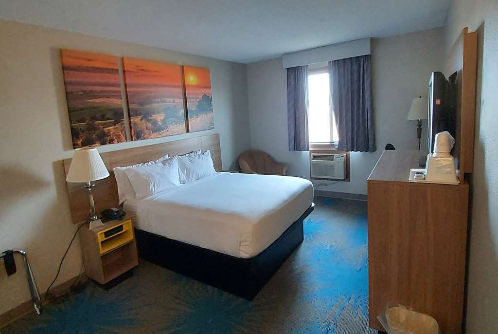 Days Inn by Wyndham Willmar - Tap to explore photos