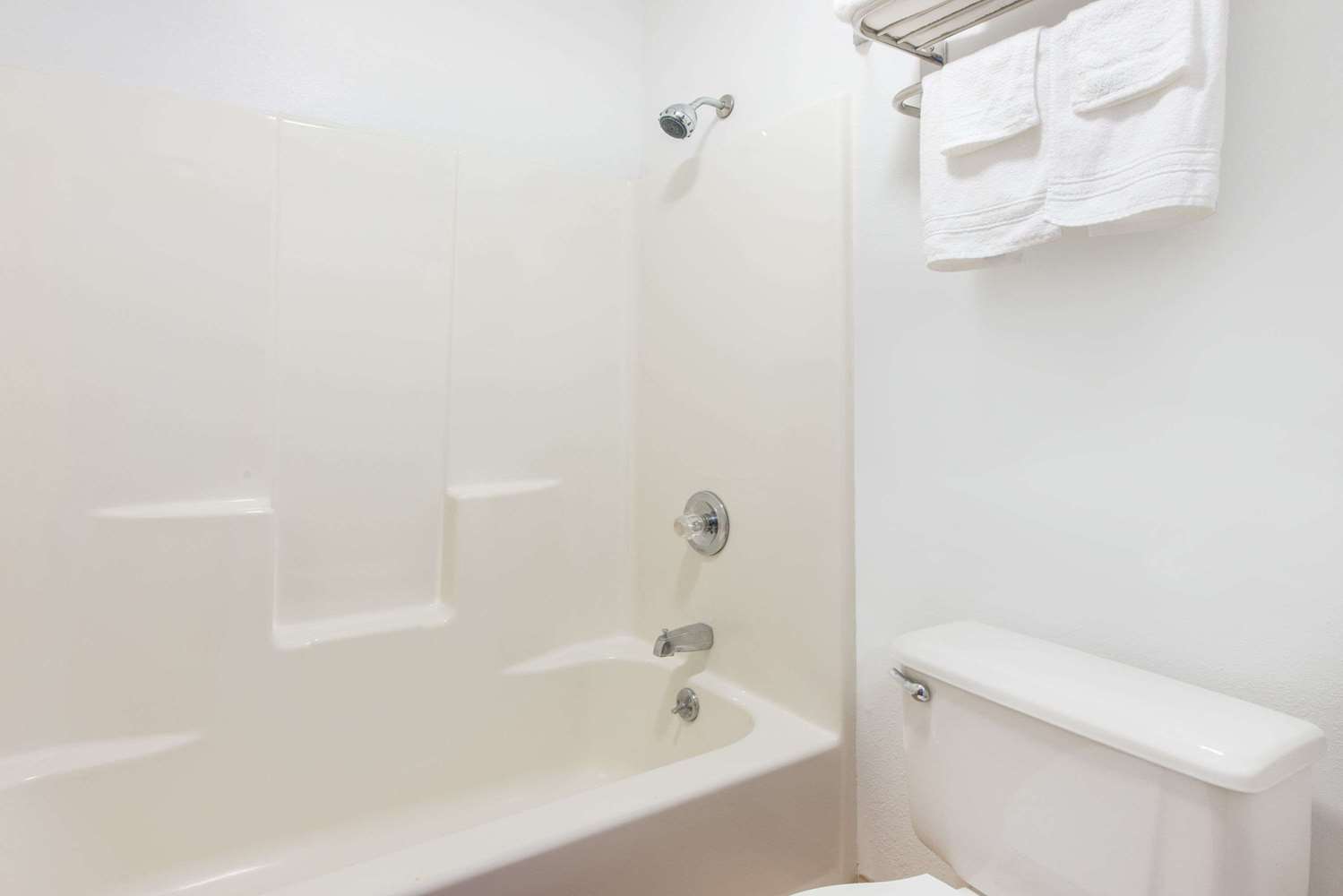 Days Inn Mountain Grove, MO See Discounts