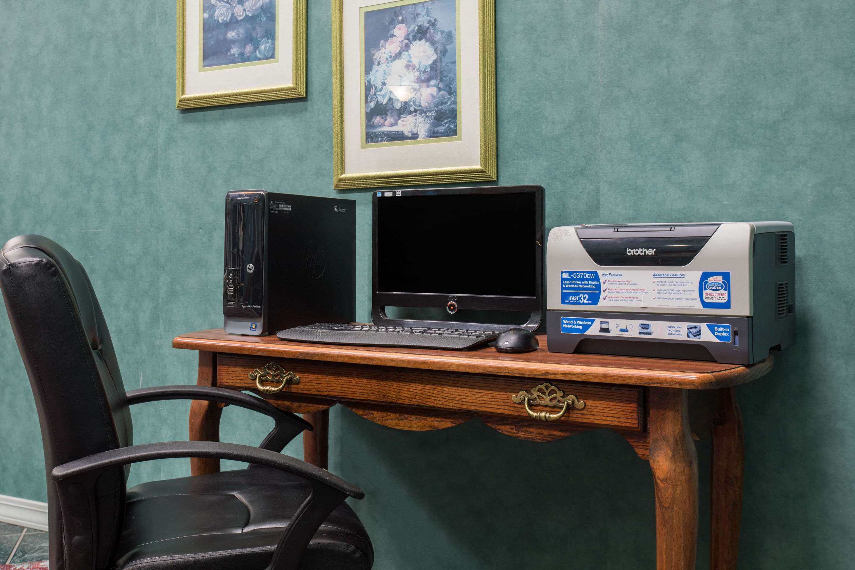 Business Center | Days Inn by Wyndham Harrison