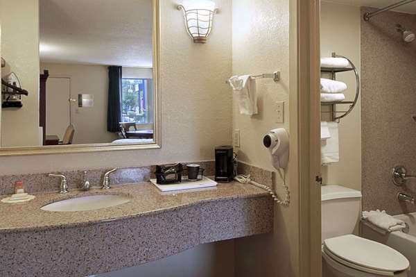  - Days Inn Graceland Memphis
