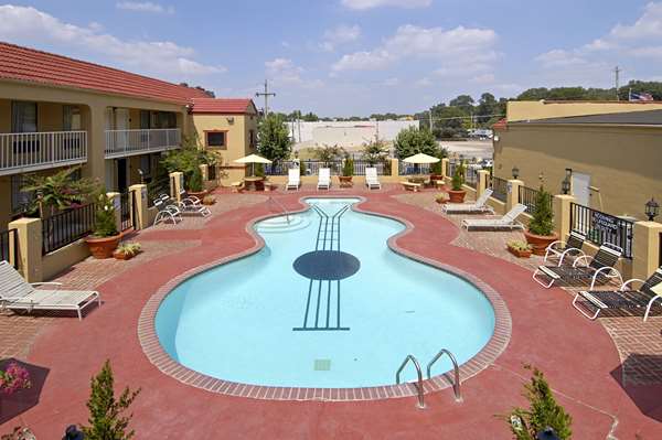 Pool - Days Inn Graceland Memphis