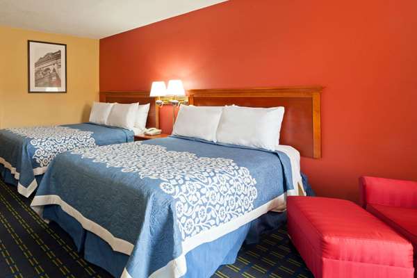  - Days Inn Sycamore Memphis - I-40, Exit 12