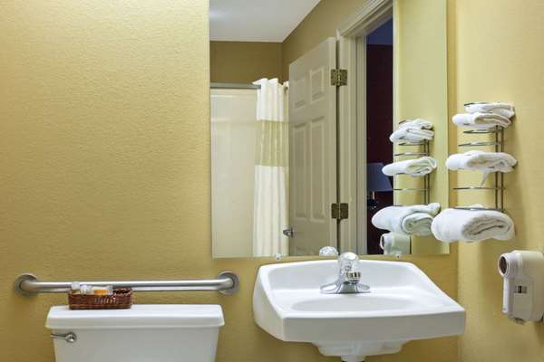  - Days Inn Sycamore Memphis - I-40, Exit 12