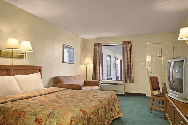  - Days Inn Sevierville