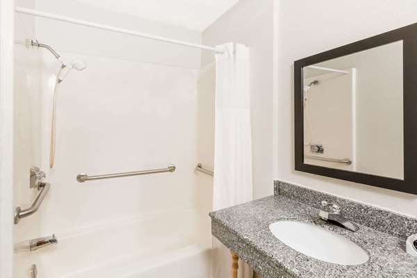  - Days Inn Ankeny - I-35, Exit 92