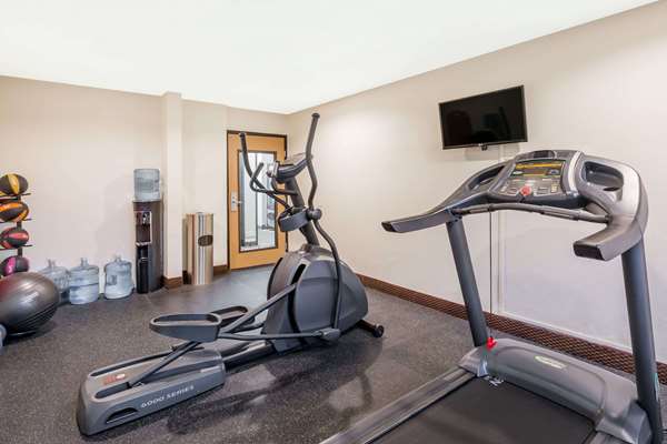 Fitness/ Exercise Room - Days Inn Ankeny - I-35, Exit 92