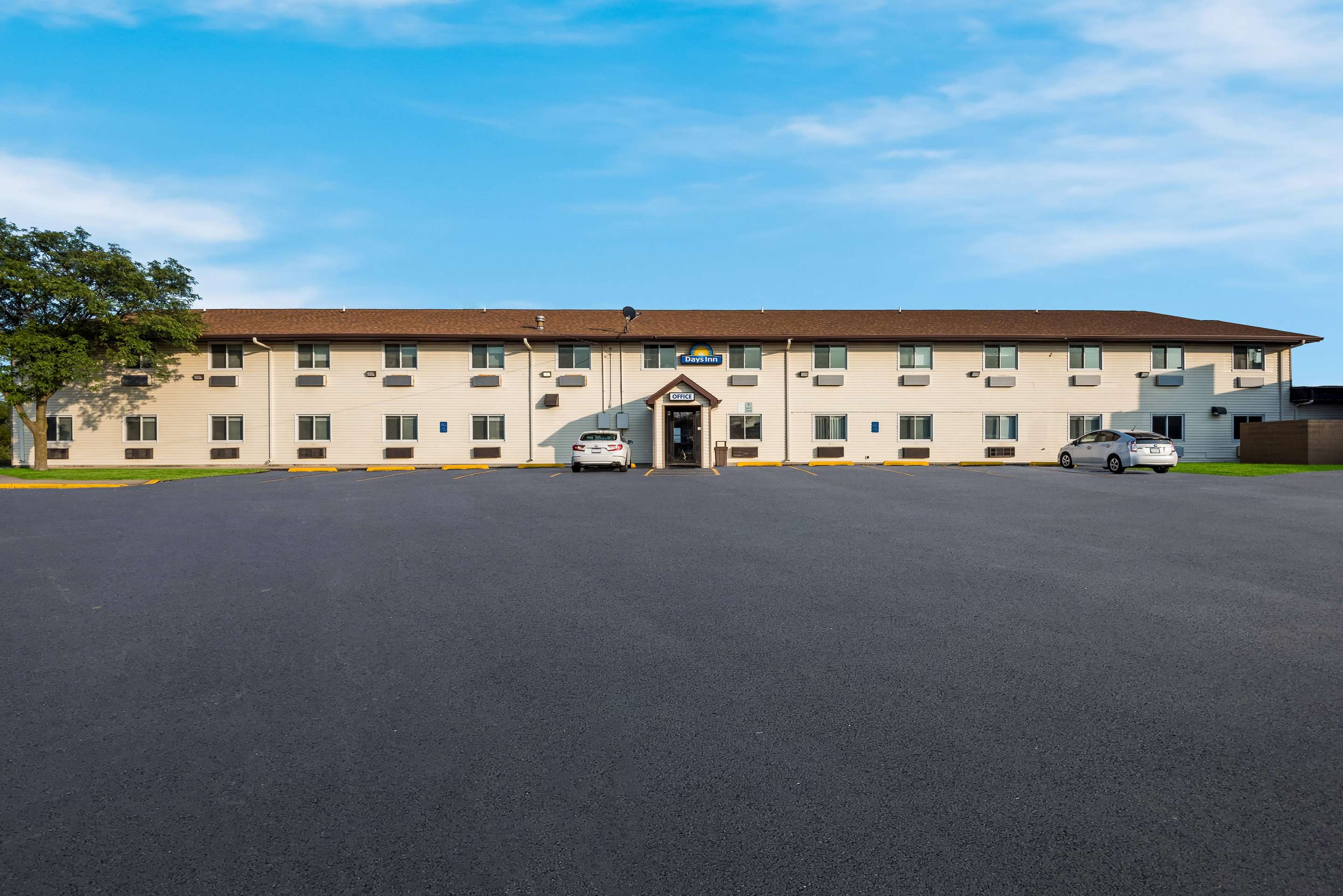 Exterior | Days Inn by Wyndham Ankeny - Des Moines