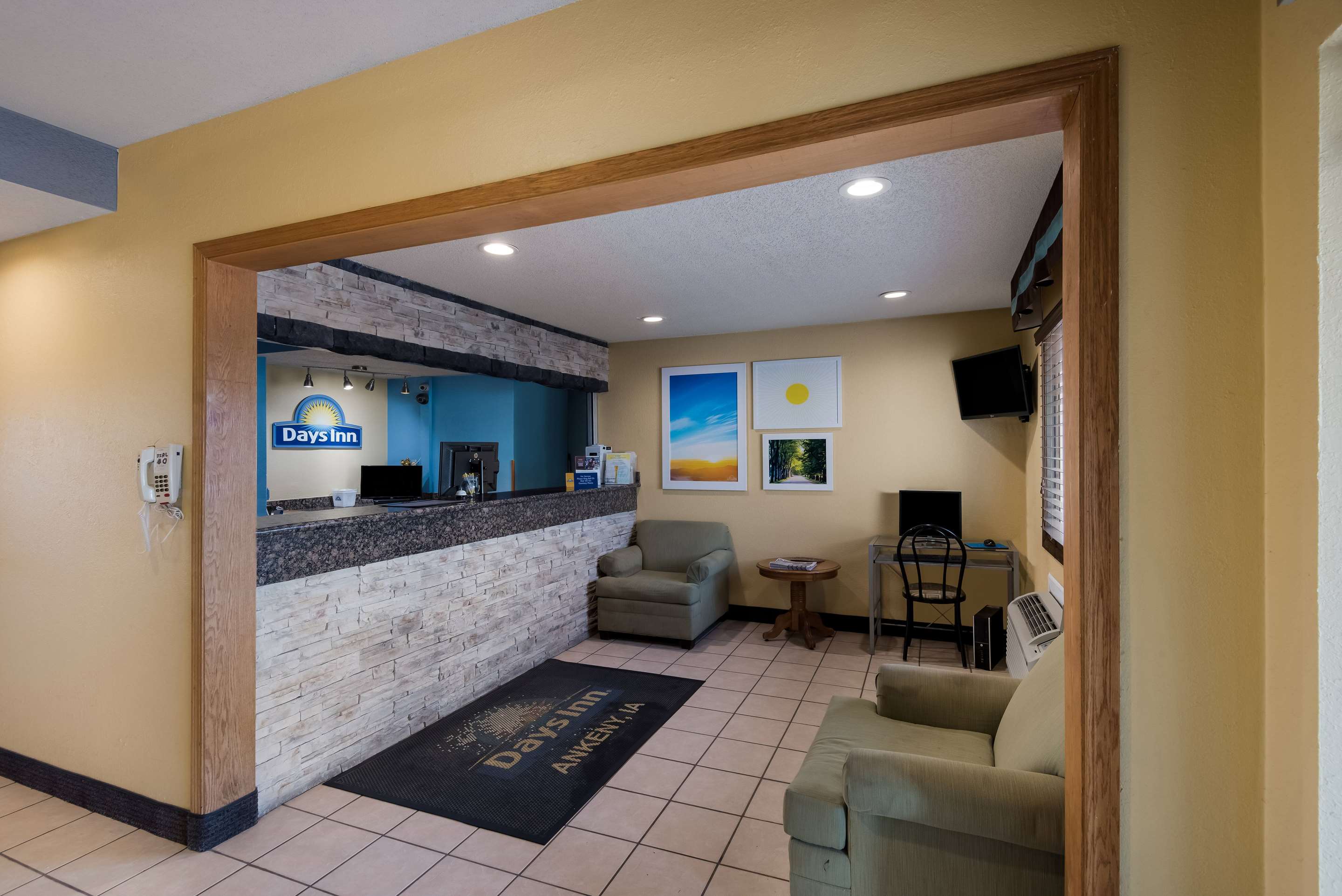 Lobby | Days Inn by Wyndham Ankeny - Des Moines