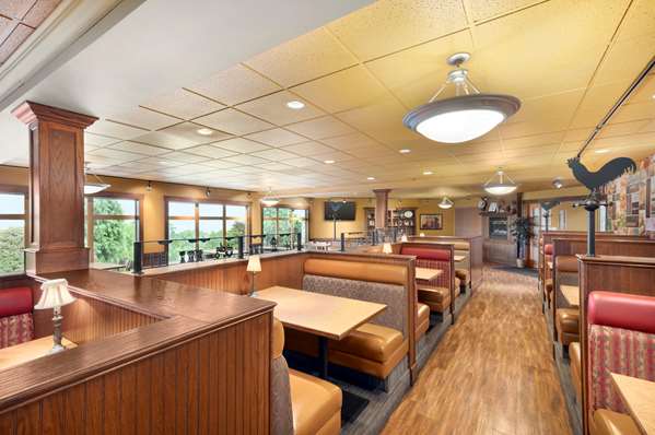 Restaurant - Days Inn Harbourside Nanaimo