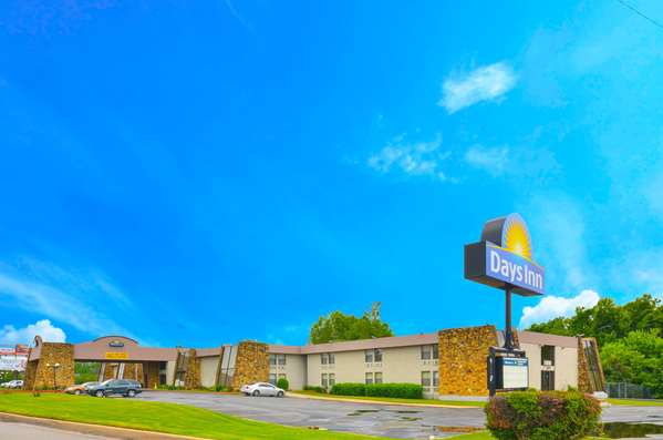Exterior view - Days Inn South Tulsa