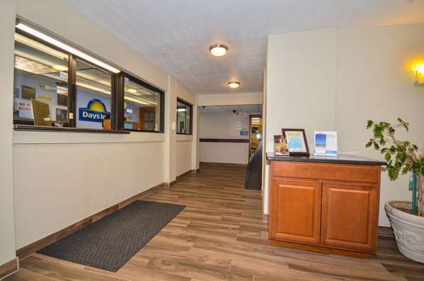  - Days Inn South Tulsa