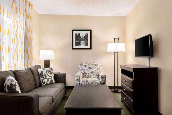 Suite - Days Inn Cortez