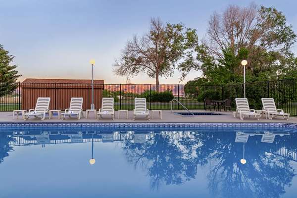 Pool - Days Inn Cortez