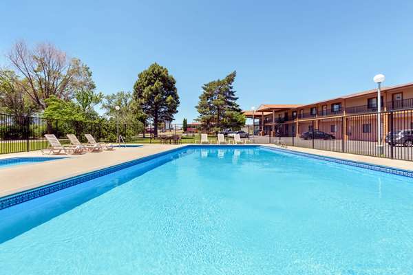 Pool - Days Inn Cortez