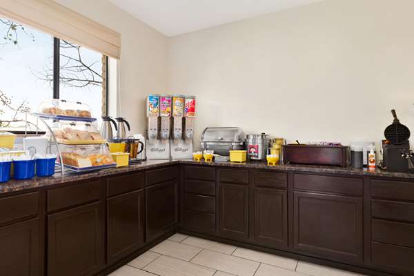 Restaurant - Days Inn Cortez