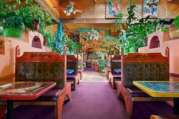 Restaurant - Days Inn Cortez